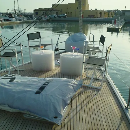 Alcyon Blue Yacht